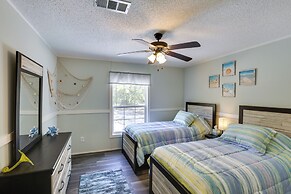 Charming Perry Home ~ 2 Mi to the Gulf!