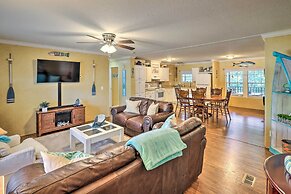 Cozy Steinhatchee House w/ Fire Pit & Grill!