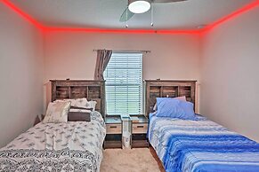 Charming Poinciana House w/ Patio: 30 Mi to Disney