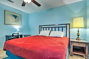 Cute Pensacola Townhome ~ 9 Mi to Downtown!