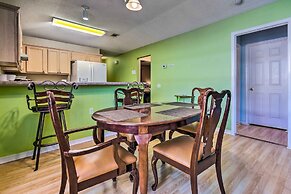 Cute Pensacola Townhome ~ 9 Mi to Downtown!