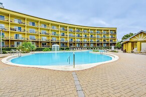 Cozy Miramar Beach Condo w/ Pools & Beach Access!