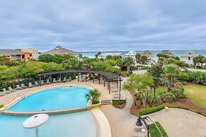 Cozy Miramar Beach Condo w/ Pools & Beach Access!
