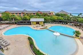 Cozy Miramar Beach Condo w/ Pools & Beach Access!