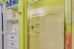 Cozy Miramar Beach Condo w/ Pools & Beach Access!