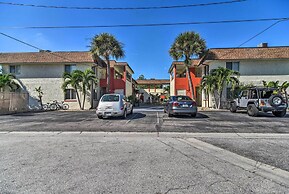 Cozy Indian Rocks Beach Condo - Steps to Beach!