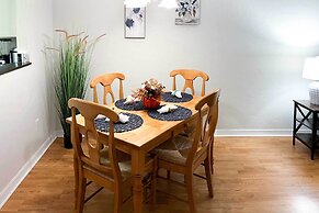 Cozy Condo ~ 5 Mi to University of Florida!