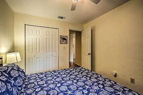 Cozy Condo ~ 5 Mi to University of Florida!