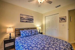 Cozy Condo ~ 5 Mi to University of Florida!