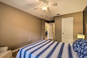 Cozy Condo ~ 5 Mi to University of Florida!