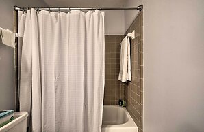 Cozy Condo ~ 5 Mi to University of Florida!