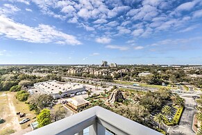 Family Resort Condo w/ 2 Pools: 1 Mi to Disney!