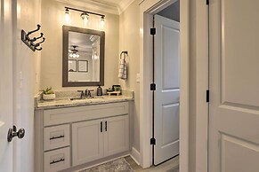 Cozy Tallahassee Apartment w/ Spacious Yard!