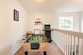 Family Home w/ Heated Pool: 9 Mi to Disney!