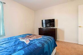 Family Home w/ Heated Pool: 9 Mi to Disney!