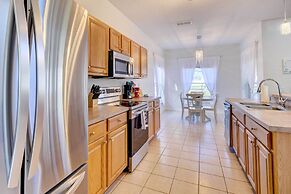 Family Home w/ Heated Pool: 9 Mi to Disney!