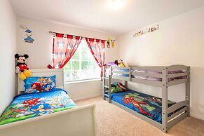 Family Home w/ Heated Pool: 9 Mi to Disney!