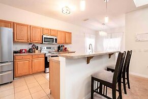 Family Home w/ Heated Pool: 9 Mi to Disney!