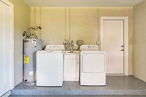 Home Close to Naples Beach - Pets Welcome!