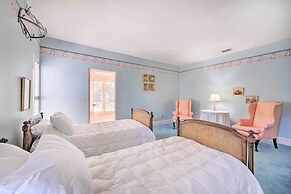 Lanai & Pool: Elegant Villa in Winter Haven!