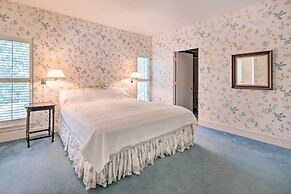 Lanai & Pool: Elegant Villa in Winter Haven!