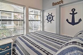 Indian Shores Cottage w/ Cabana - Steps to Beach!