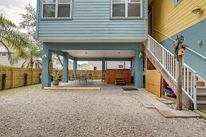 Indian Rocks Vacation Rental Condo: Steps to Beach