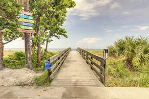 Indian Rocks Vacation Rental Condo: Steps to Beach