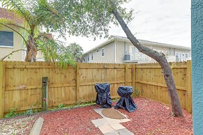 Indian Rocks Vacation Rental Condo: Steps to Beach