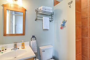 Indian Rocks Vacation Rental Condo: Steps to Beach