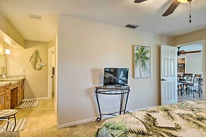 Pet-friendly Fort Myers Home w/ Patio & Grill!