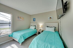 Kissimmee Getaway w/ Pool ~ 7 Mi to Disney!