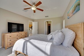 Kissimmee Getaway w/ Pool ~ 7 Mi to Disney!