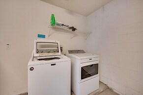 Kissimmee Getaway w/ Pool ~ 7 Mi to Disney!