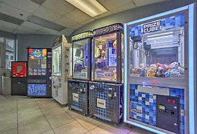 High-rise Destin Condo w/ Balcony + Pool View