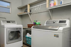 Lakefront Home w/ Screened Porch & Grill