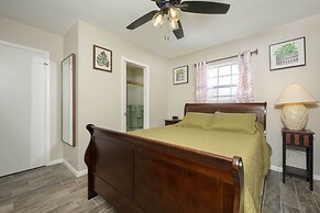 Lakefront Home w/ Screened Porch & Grill