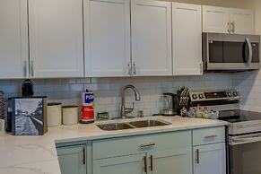 East Tampa Getaway - 5 Mi to Amalie Arena!