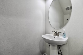 3 Mi to Disney: Home w/ Hot Tub in Margaritaville!