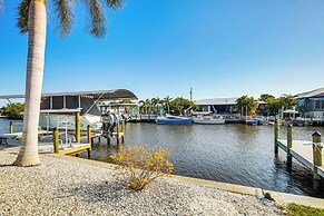 Heated Pool + Lanai: Matlacha Isles Getaway