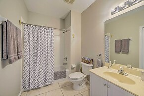 Luxe Top-floor Condo in Beautiful Lely Resort