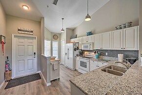 Luxe Top-floor Condo in Beautiful Lely Resort