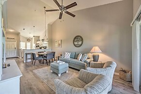 Luxe Top-floor Condo in Beautiful Lely Resort