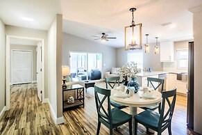 Naples Home w/ Lanai & Pool Near Vanderbilt Beach!