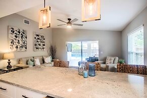Naples Home w/ Lanai & Pool Near Vanderbilt Beach!