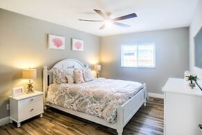 Naples Home w/ Lanai & Pool Near Vanderbilt Beach!