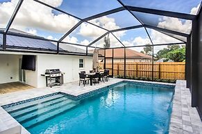 Naples Home w/ Lanai & Pool Near Vanderbilt Beach!