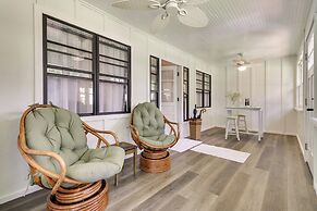 Mount Dora Tropical Escape: Steps to Lake Gertrude