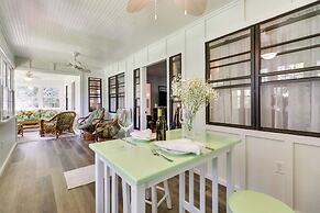 Mount Dora Tropical Escape: Steps to Lake Gertrude