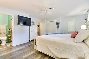 Walk to Lakes! Tropical Escape in Mount Dora